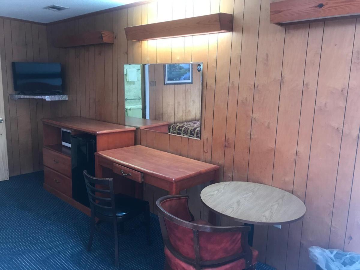 Pinelodge Motel Baxley 外观 照片