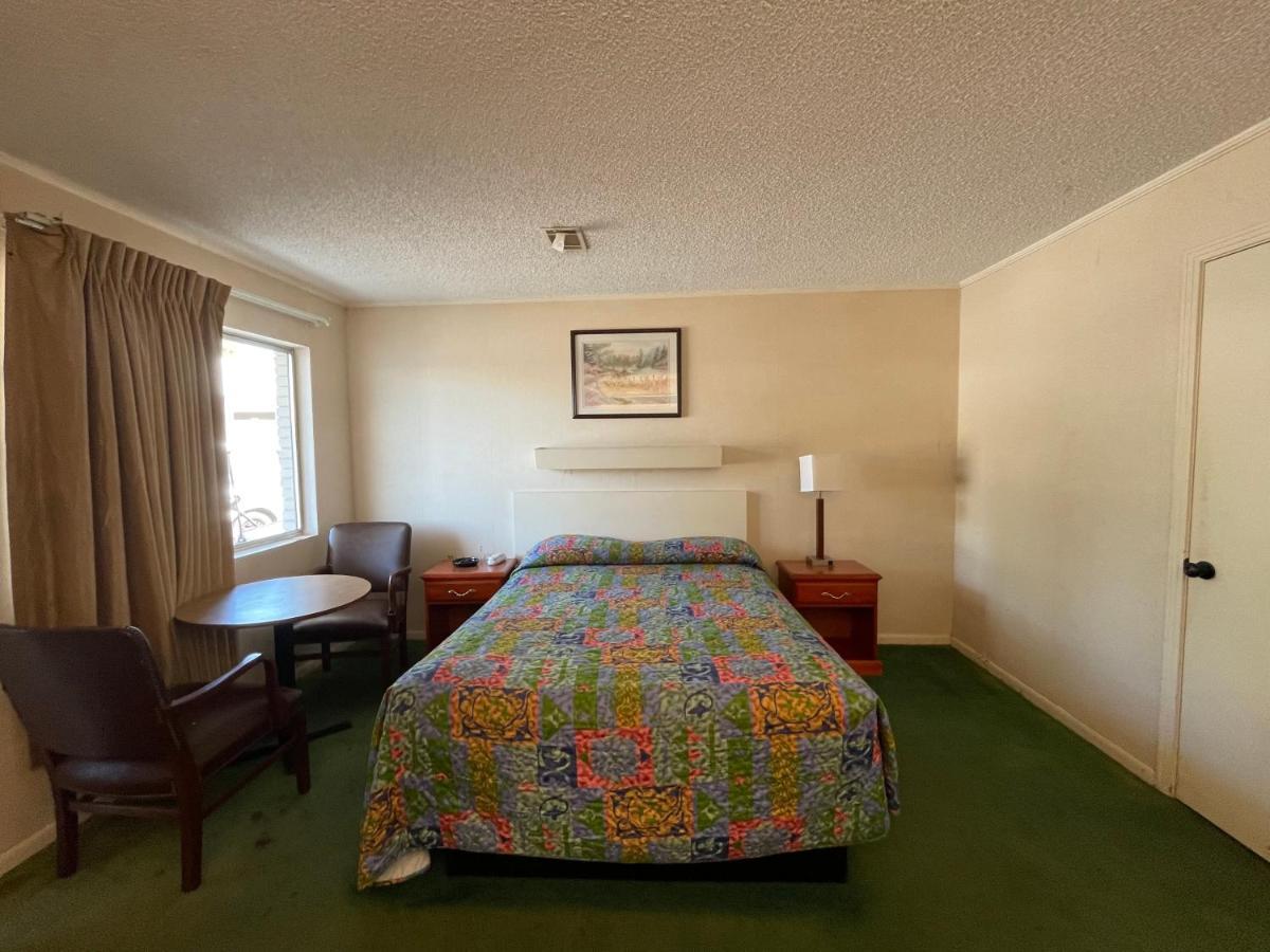 Pinelodge Motel Baxley 外观 照片