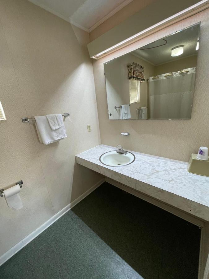 Pinelodge Motel Baxley 外观 照片