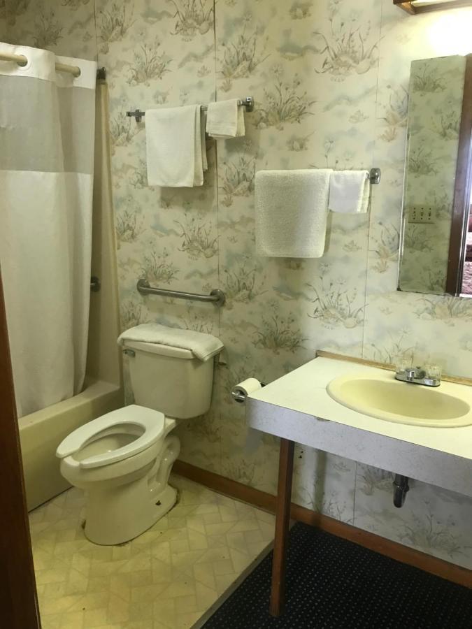 Pinelodge Motel Baxley 外观 照片