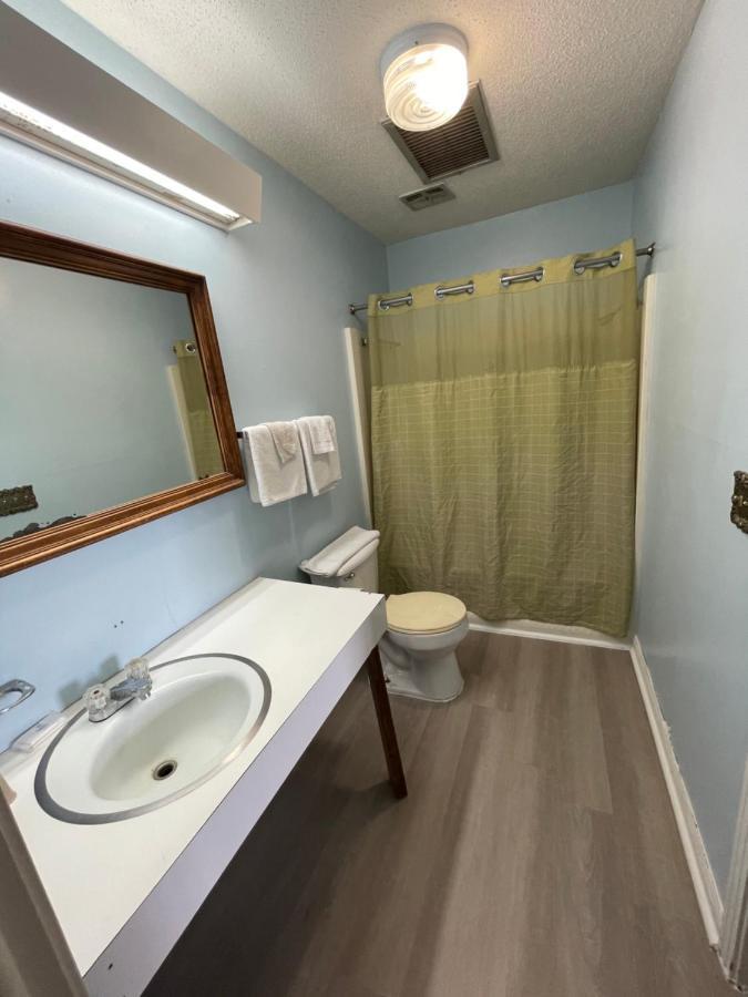 Pinelodge Motel Baxley 外观 照片