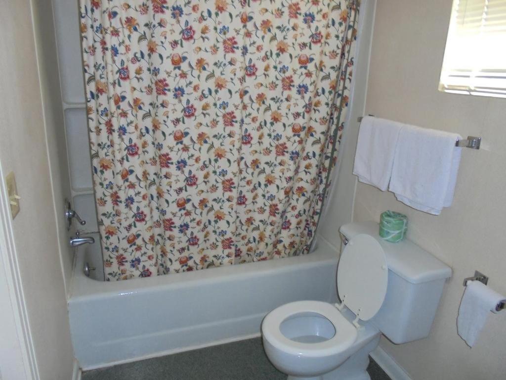 Pinelodge Motel Baxley 外观 照片