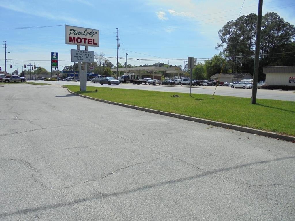 Pinelodge Motel Baxley 外观 照片